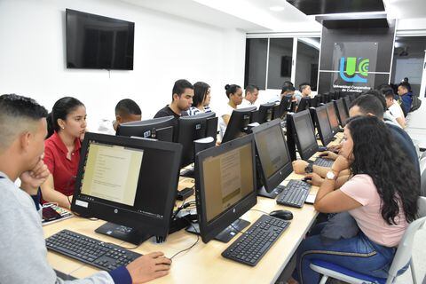 Miles de estudiantes se inscriben cada semestre en la Universidad Cooperativa de Colombia (Campus Cali).