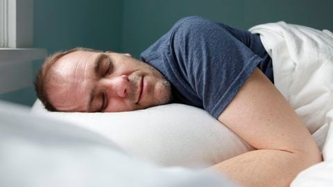 Dormir es una actividad importante para el cuerpo.