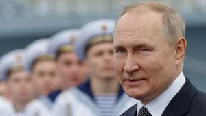 El presidente de Rusia, Vladimir Putin, asiste a un desfile que marca el día de la Marina en San Petersburgo, Rusia, el 31 de julio de 2022. Foto REUTERS/Maxim Shemetov IMÁGENES TPX DEL DÍA