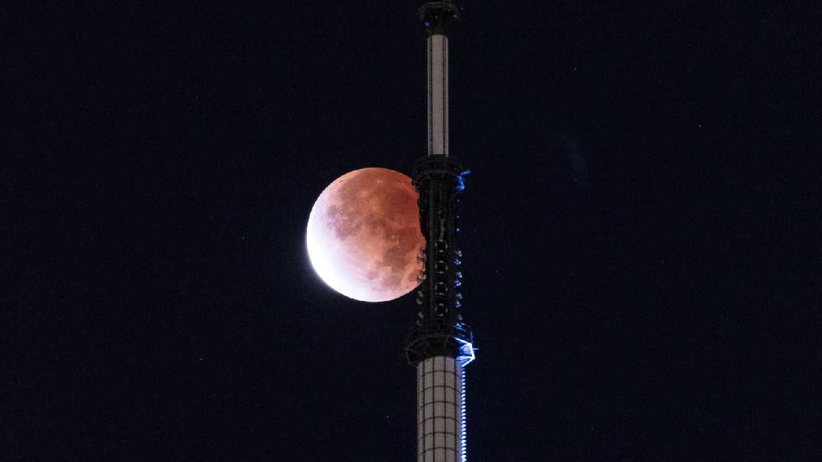 Los habitantes de New York, Estados Unidos, tuvieron el privilegio de ver el espectacular eclipse de luna