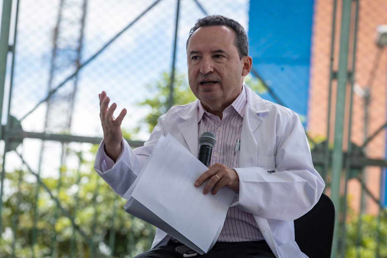 Secretario de Salud, Alejandro Gómez
