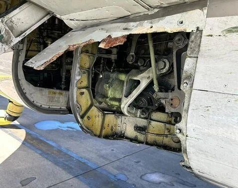 Así quedó la aeronave luego de perder parte de su fuselaje durante el vuelo.