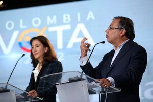 Gustavo Petro e Ingrid Betancourt debate los que son Semana El Tiempo