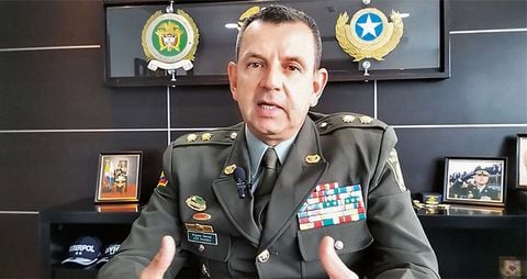  El director de la Dijín, el general José Luis Ramírez, anunció mano dura contra las empresas que se presten para mezclar actividades legales con ilegales, como el caso del buque cisterna. 