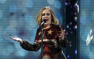 Adele en los BRIT Awards 2016. Foto JUSTIN TALLIS / AFP