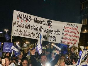Inicia masivo plantón de apoyo a Israel en Bogotá.