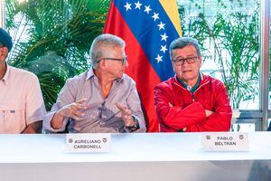 Aureliano Carbonell y Pablo Beltrán, negociadores de paz del ELN.