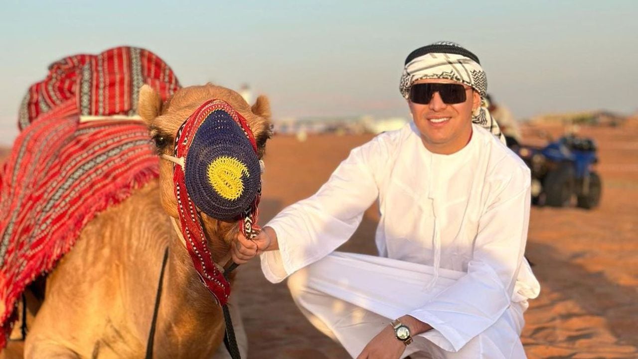 Yeison Jiménez presumió sus vacaciones desde el desierto en Dubái