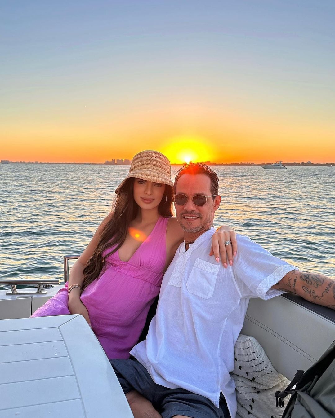 Marc Anthony y Nadia Ferreira están a la espera del nacimiento de un bebé.