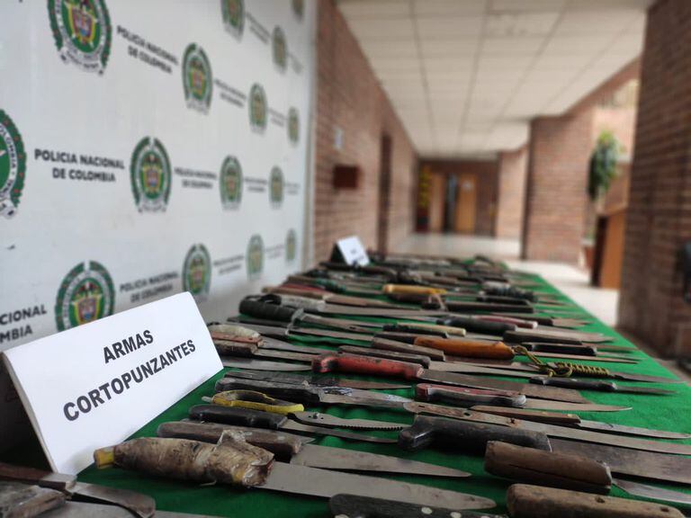 Armas cortopunzantes incautadas por las autoridades hasta febrero de 2023.