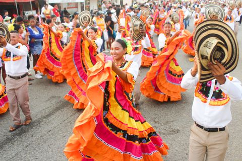 Desfile folclórico del Festival Cultural del Sinú.