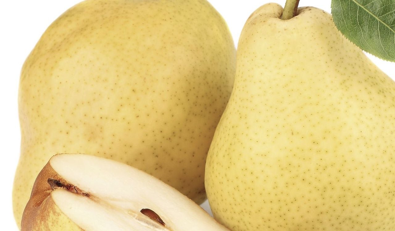 La pera tiene compuestos beneficiosos para la salud, como los flavonoides,