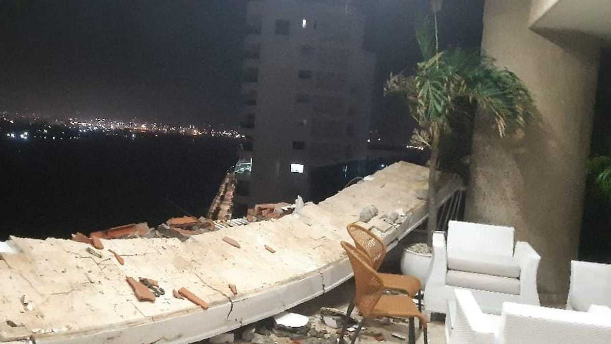 Emergencia en Cartagena por la caída de un balcón.