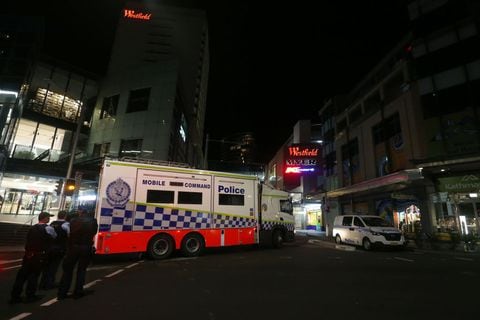 Se confirma la muerte de seis víctimas, más el delincuente, tras un incidente en el centro comercial Westfield en Bondi Junction, Sydney.