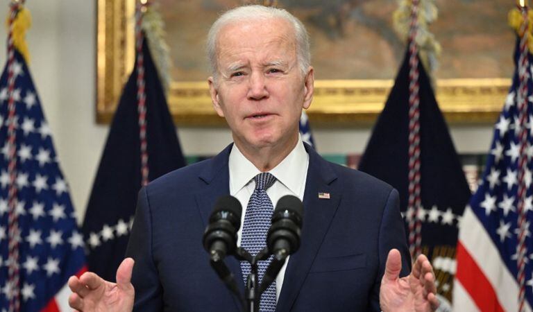 El presidente Joe Biden en plena alocución donde envió un mensaje de calma a los ciudadanos de su país