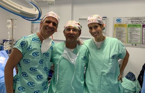 De izquierda a derecha, los médicos Francisco Soldado, Jayme Bertelli y Juliana Rojas Neira.