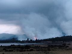 Incendio forestal en el Neusa se expande a zonas de camping.
