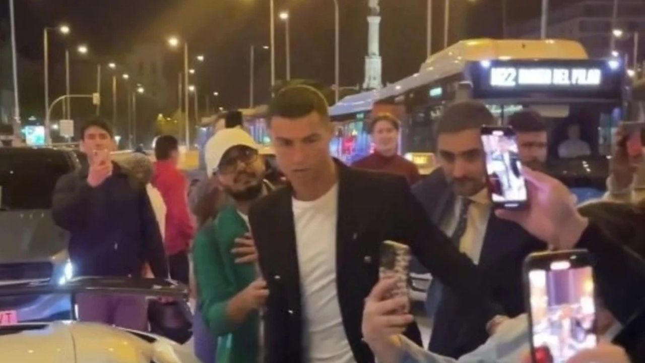 Cristiano Ronaldo se roba la atención en Madrid a bordo de un Bugatti.