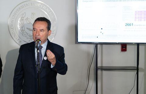El secretario de Salud, Alejandro Gómez, pidió apoyo al Ministerio de Salud para poder aumentar las camas de UCI pediátricas en Bogotá