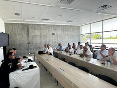 Dimar, la autoridad marítima, se reunió con  representantes de empresas de practicaje y un grupo de pilotos prácticos