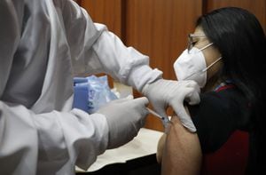 Inicio de vacunación contra covid19 en Hospital de Kennedy