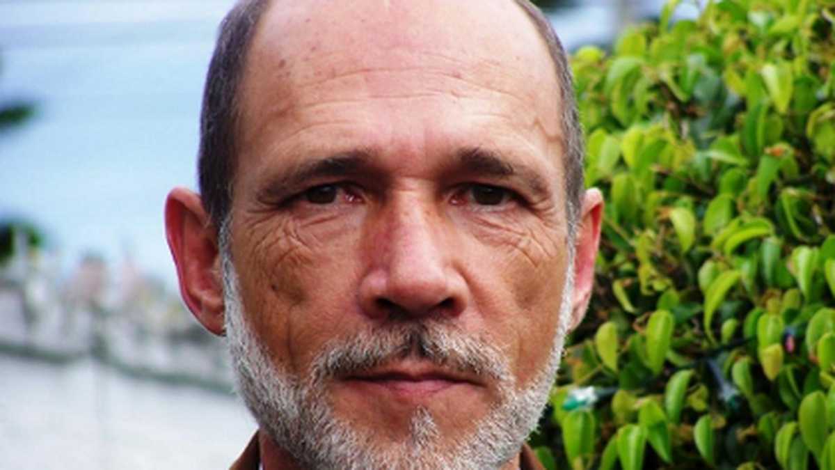 Alejandro Reyes lleva casi cuatro décadas investigando la relación entre el conflicto armado y la ilegalidad y los conflictos agrarios en Colombia.