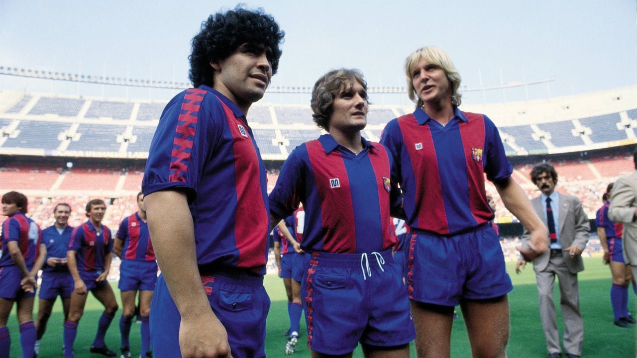 Maradona, Schuster and Archibald, presentation of the F.C BArcelona (Photo by Sigfrid Casals/Cover/Getty Images)