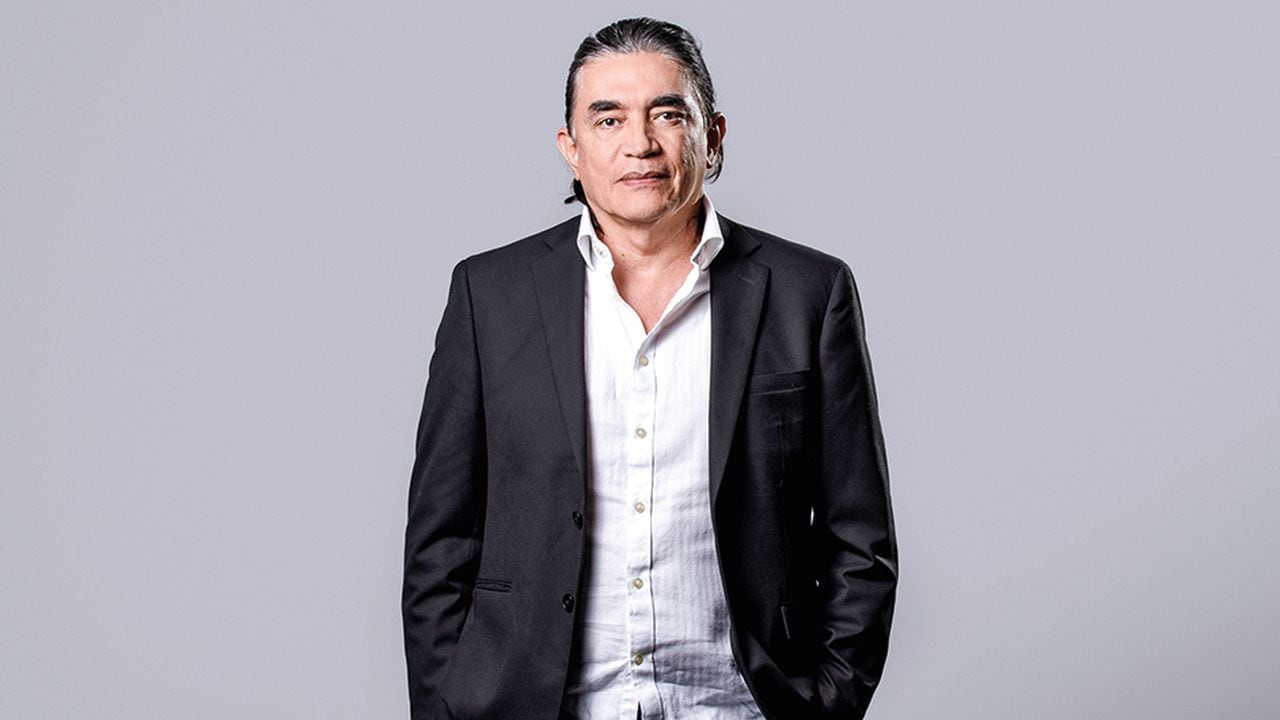 gustavo bolívar Candidato a la alcaldía de Bogotá
