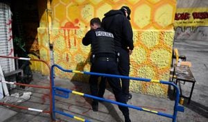La policía de Marsella viene haciendo constantes operativos contra la venta de drogas, principal causa de la violencia que vive la ciudad francesa.