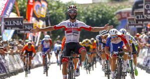 Fernando Gaviria tras imponerse en la segunda etapa de la Vuelta a Burgos