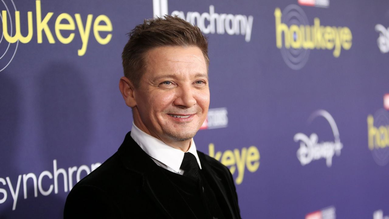 Clint Barton (Jeremy Renner)