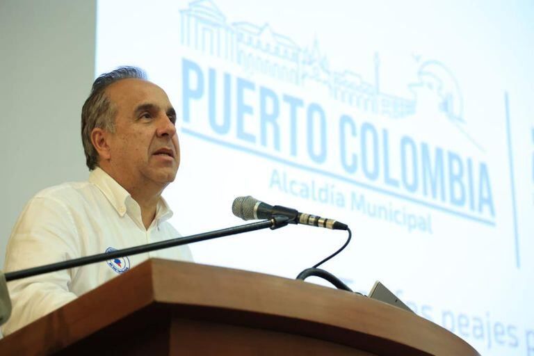Ministro de Transporte Guillermo Reyes.