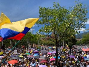 La marcha inició a las 10:00 a. m. en la avenida Oriental con La Playa