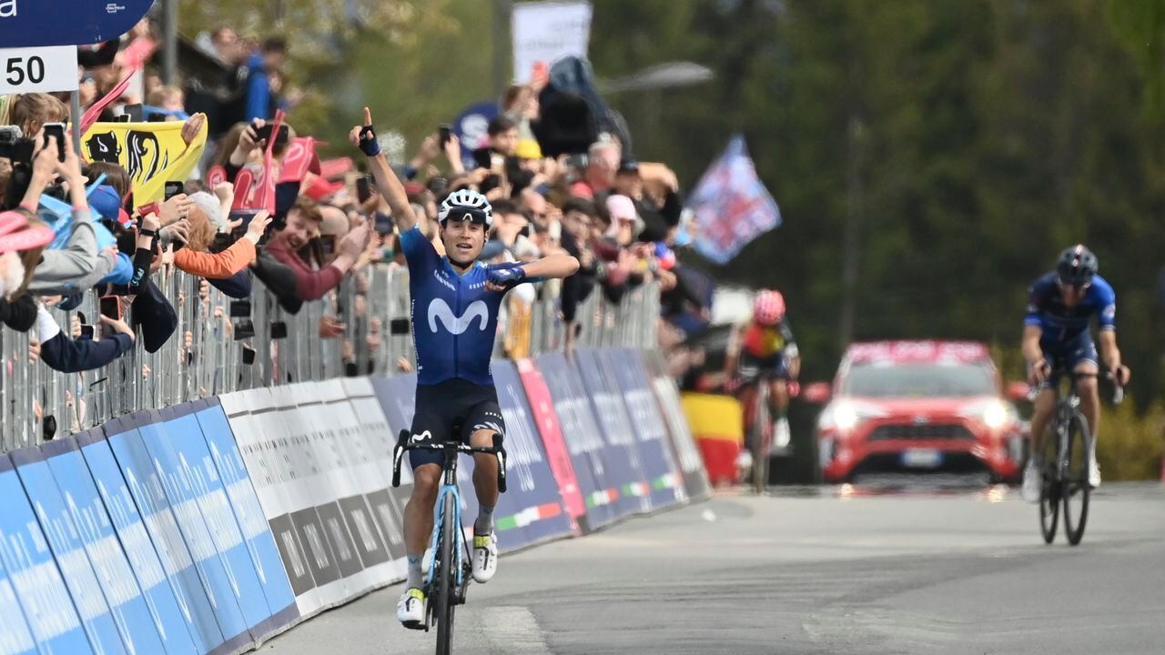 Colombia's Einer Rubio Reyes celebrates winning the 13rd stage of the Giro D'Italia, tour of Italy cycling race, from Borgofranco D'Ivrea to Crans Montana, Friday, May 19, 2023. (Massimo Paolone/LaPresse via AP)