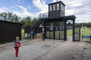 La llamada "Gate of Death" o puerta de la muerte en Sztutowo, Polonia. El juicio será en septiembre 30 (Photo by Wojtek RADWANSKI / AFP)