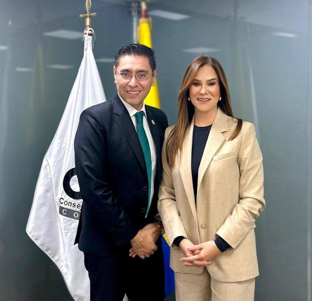 El magistrado Cristian Quiroz Romero y la magistrada Maritza Martínez