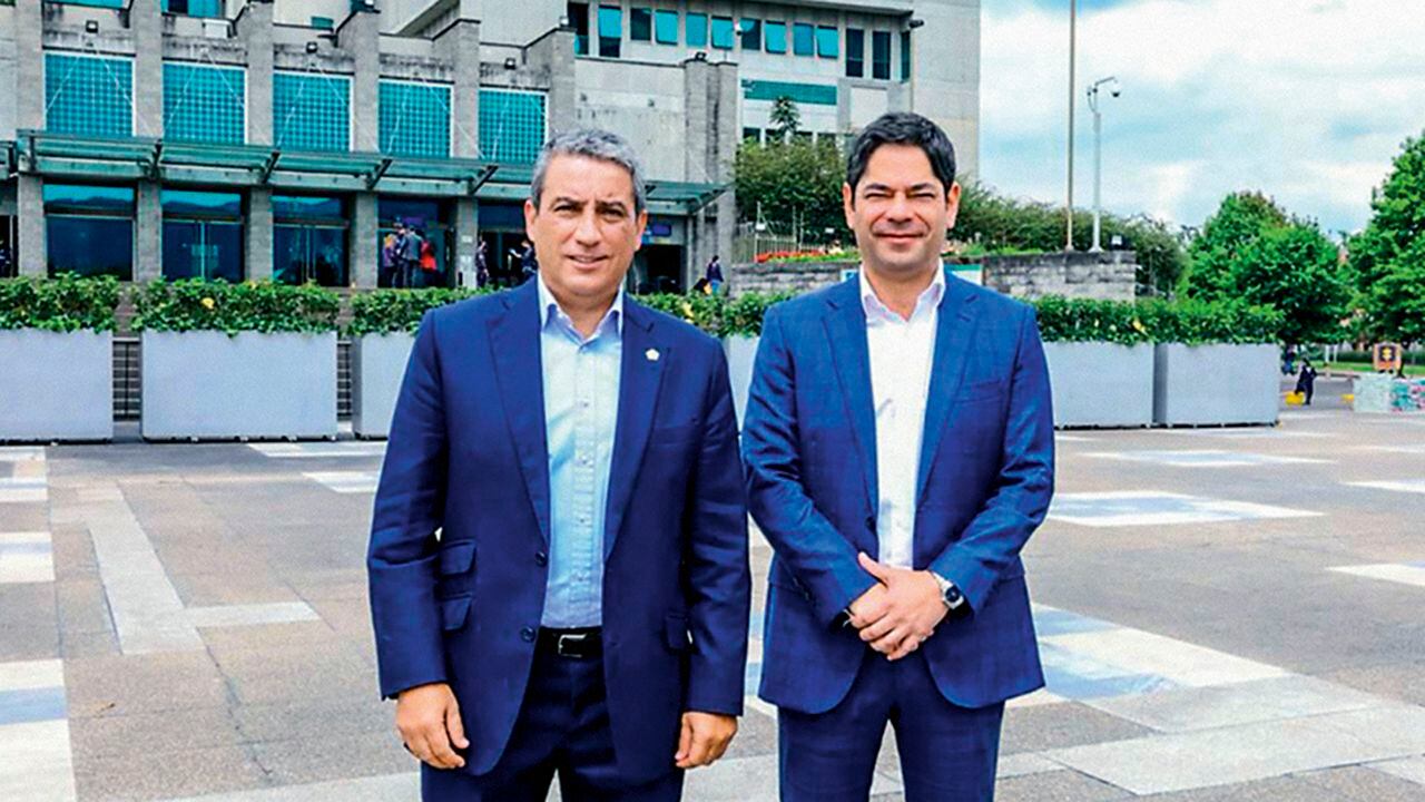 Fernando Jaramillo,presidente de la Dimayor, y Guillermo Herrera, ministro del Deporte. 