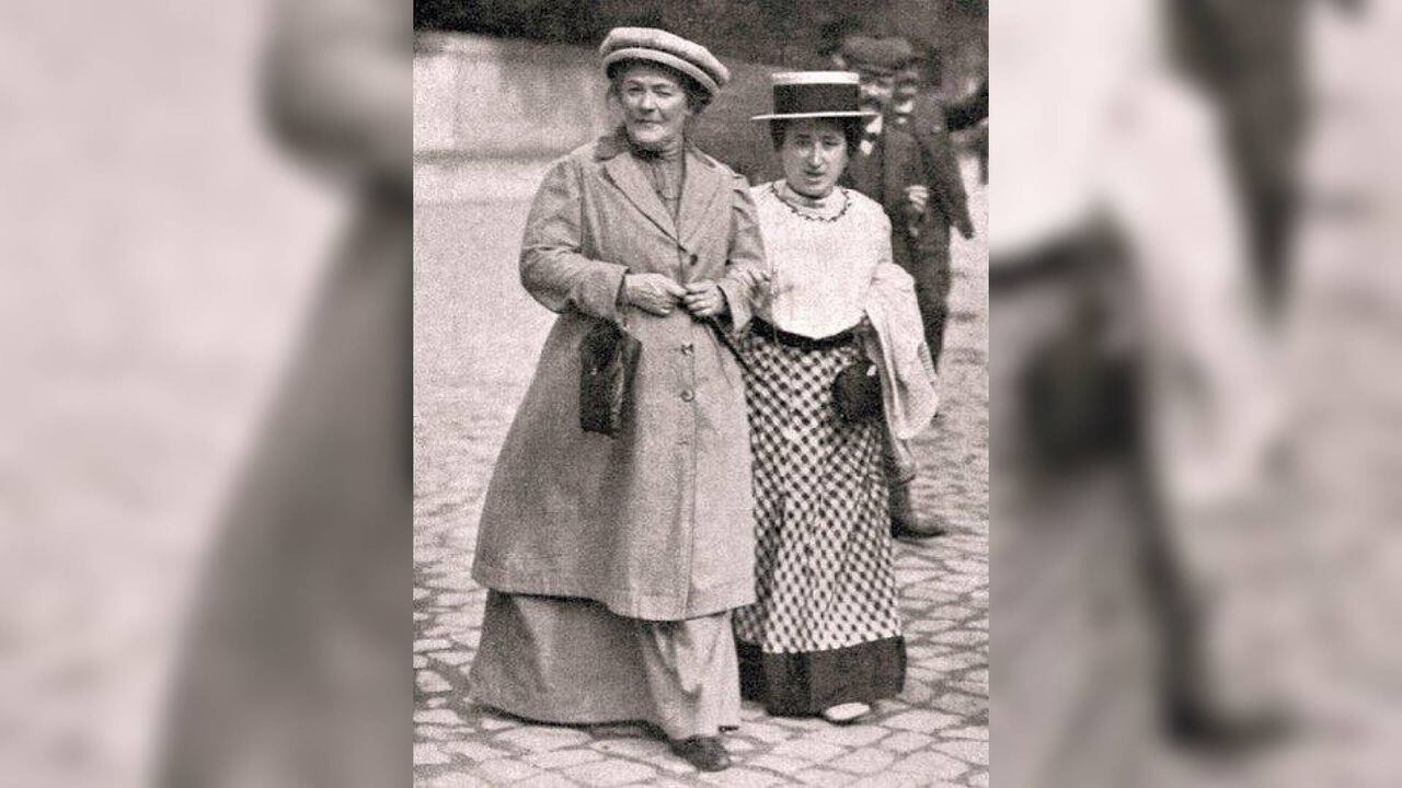 Clara Zetkin (izq.) y Rosa de Luxemburgo, otra de las revolucionarias más destacadas del siglo XX.