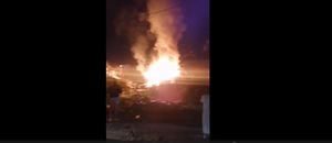 Un fuerte incendio se reporta en el sur de la ciudad de Armenia detrás del terminal de transporte en el barrio Santander. Foto: X @DenunciasAntio2