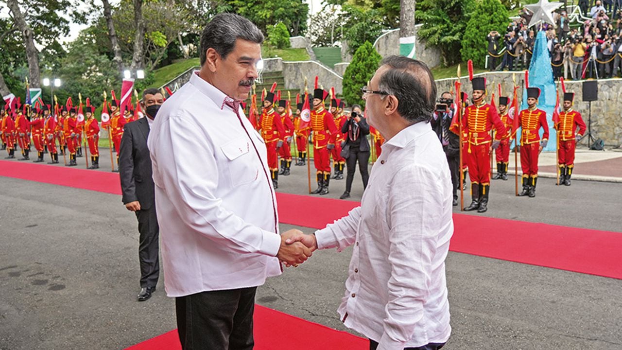  Gustavo Petro se convirtió en el presidente de Colombia que más ha visitado Caracas en los primeros ocho meses de gobierno. 