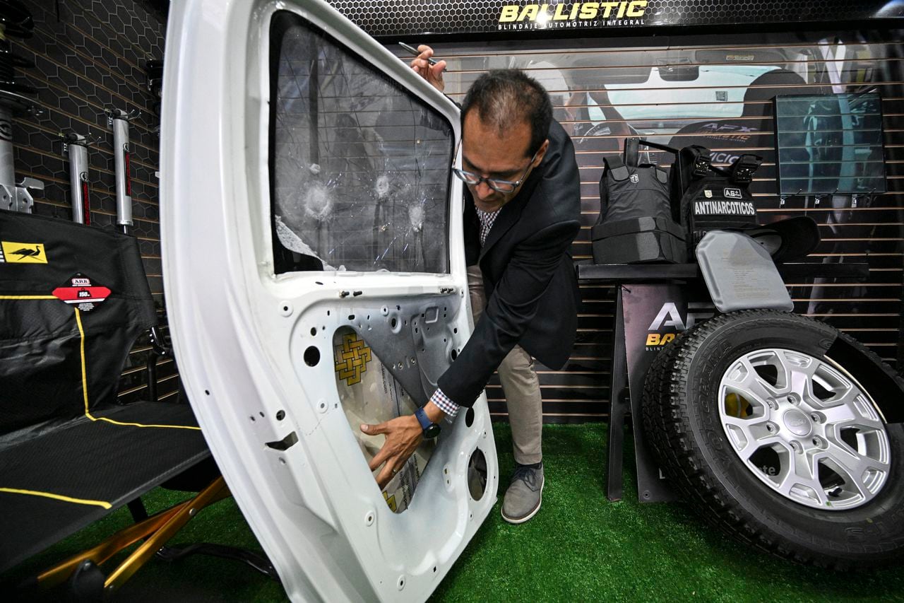 Chalecos y vehículos antibalas: el boom de la industria de seguridad en Ecuador