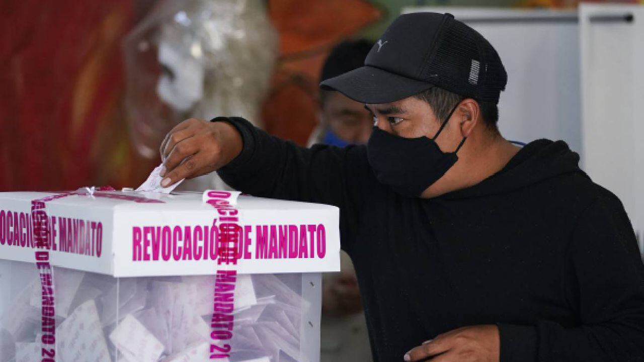 Las urnas se cerraron oficialmente en la mayoría del territorio mexicano.