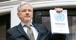  El fundador de Wikileaks podría llegar a enfrentar una condena de hasta 175 años de prisión en los Estados Unidos.