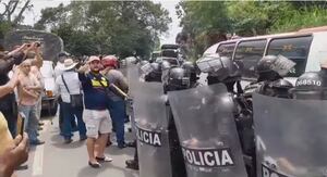 Protestas en la vía Barrancabermeja - Bucaramanga.