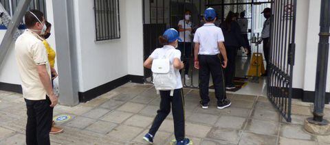 La Alcaldía de Bucaramanga socializó el modelo de alternancia con rectores para el regreso a clases el 25 de enero.