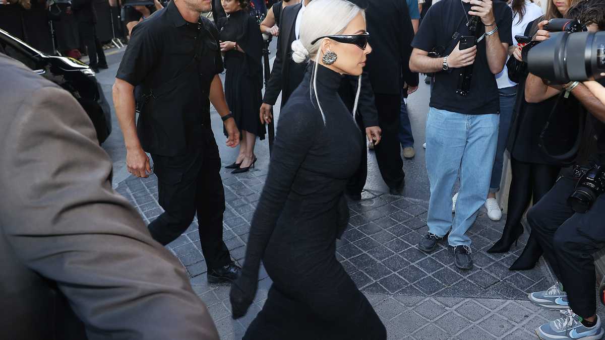 Kim Kardashian arrives at Balenciaga on July 06, 2022 in Paris, France. (Photo by Marc Piasecki/Getty Images For Balenciaga)