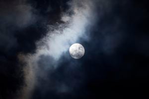 La luna llena muestra el final de un ciclo de vida, e inicio de otro, según los astros