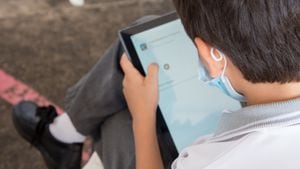 El proyecto Escuelas Conectadas tiene el reto de llevar internet gratuito a una nueva escuela cada semana a nivel nacional.