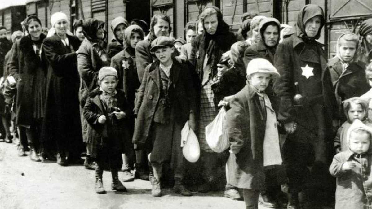 Al menos 1,3 millones de personas fueron enviadas a Auschwitz-Birkenau durante la guerra, el 90% de ellos eran judíos