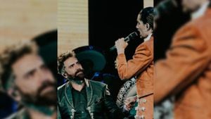 Alejandro Fernández lloró cuando su hijo le cantó una canción del recién fallecido Vicente Fernández, su padre.